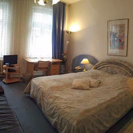 Central Budget Hotel Бонн Екстер'єр фото