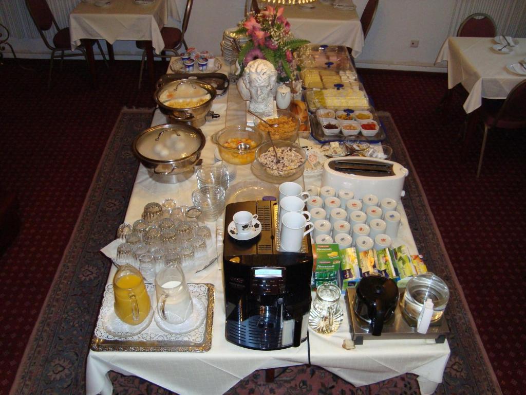 Central Budget Hotel Бонн Екстер'єр фото