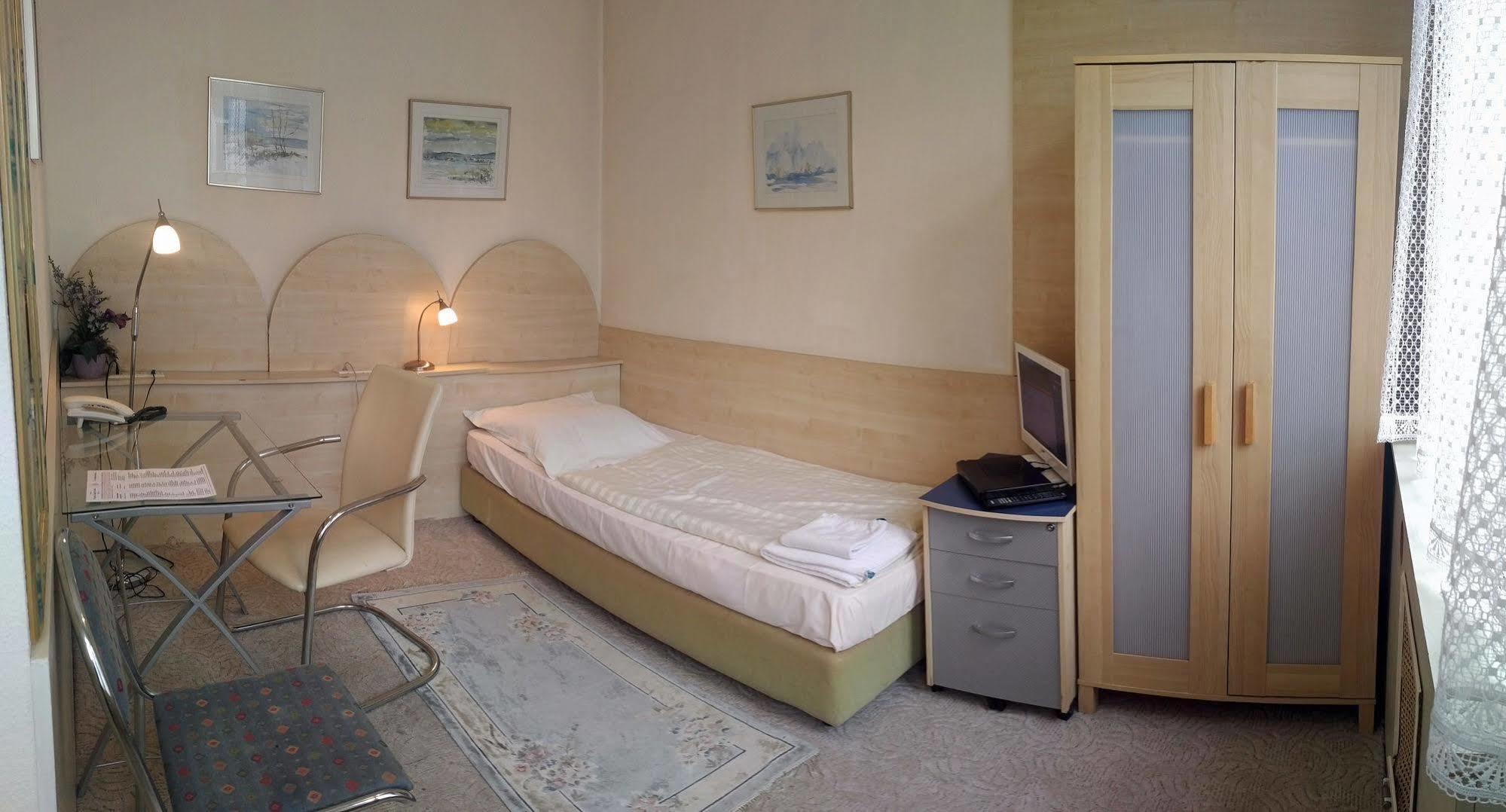Central Budget Hotel Бонн Екстер'єр фото